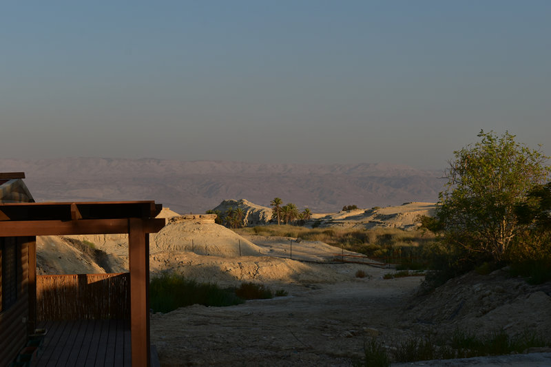 23 שנה להקמת בית חגלה על פני יריחו - מבט מבית הנופש החדש אל הרי מואב