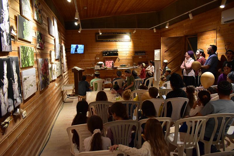 23 שנה להקמת בית חגלה על פני יריחו - צפיה בסרט על בית חגלה במרכז המבקרים