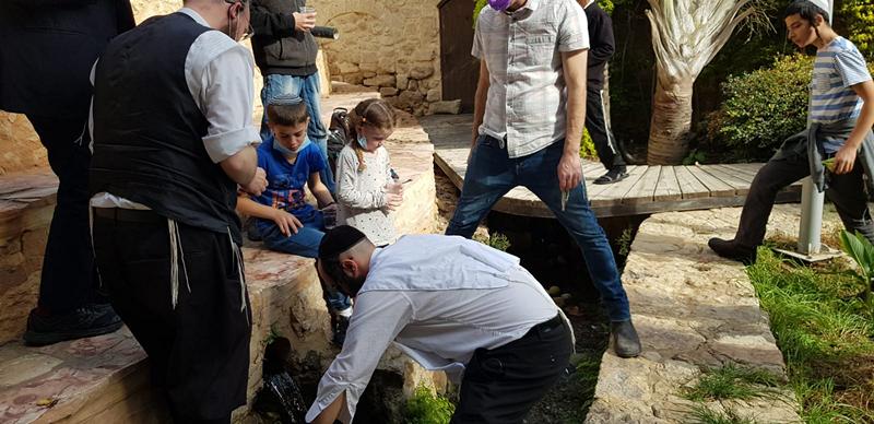 סיור חנוכה במעיין אלישע  ביריחו