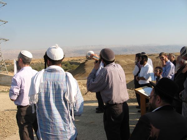 ההילולה של משה רבנו בערבות יריחו מול הר נבו