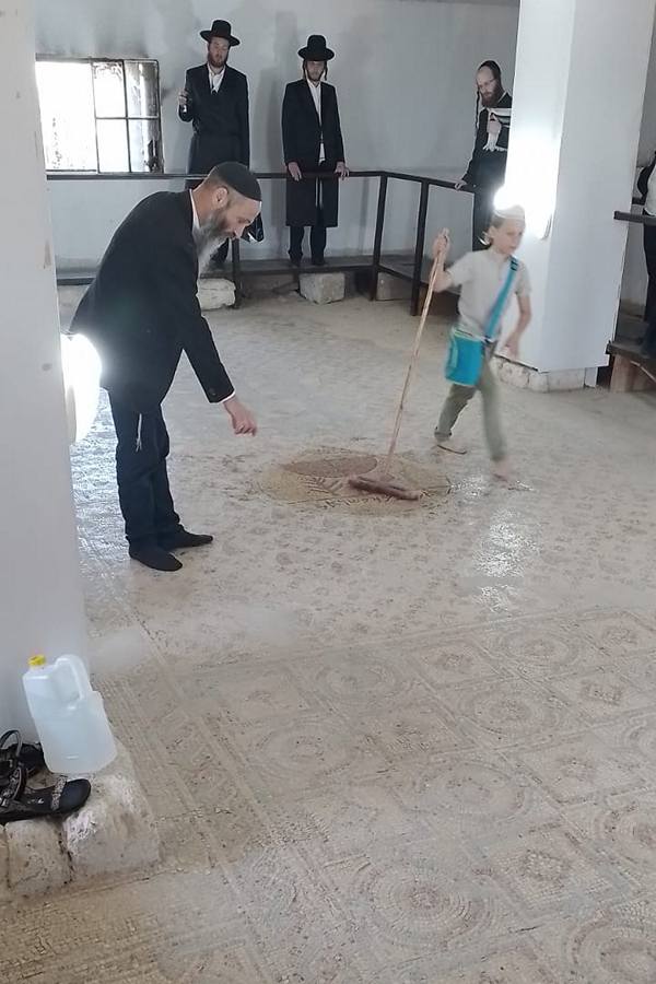 ניקוי הפסיפס של שלום על ישראל ביריחו